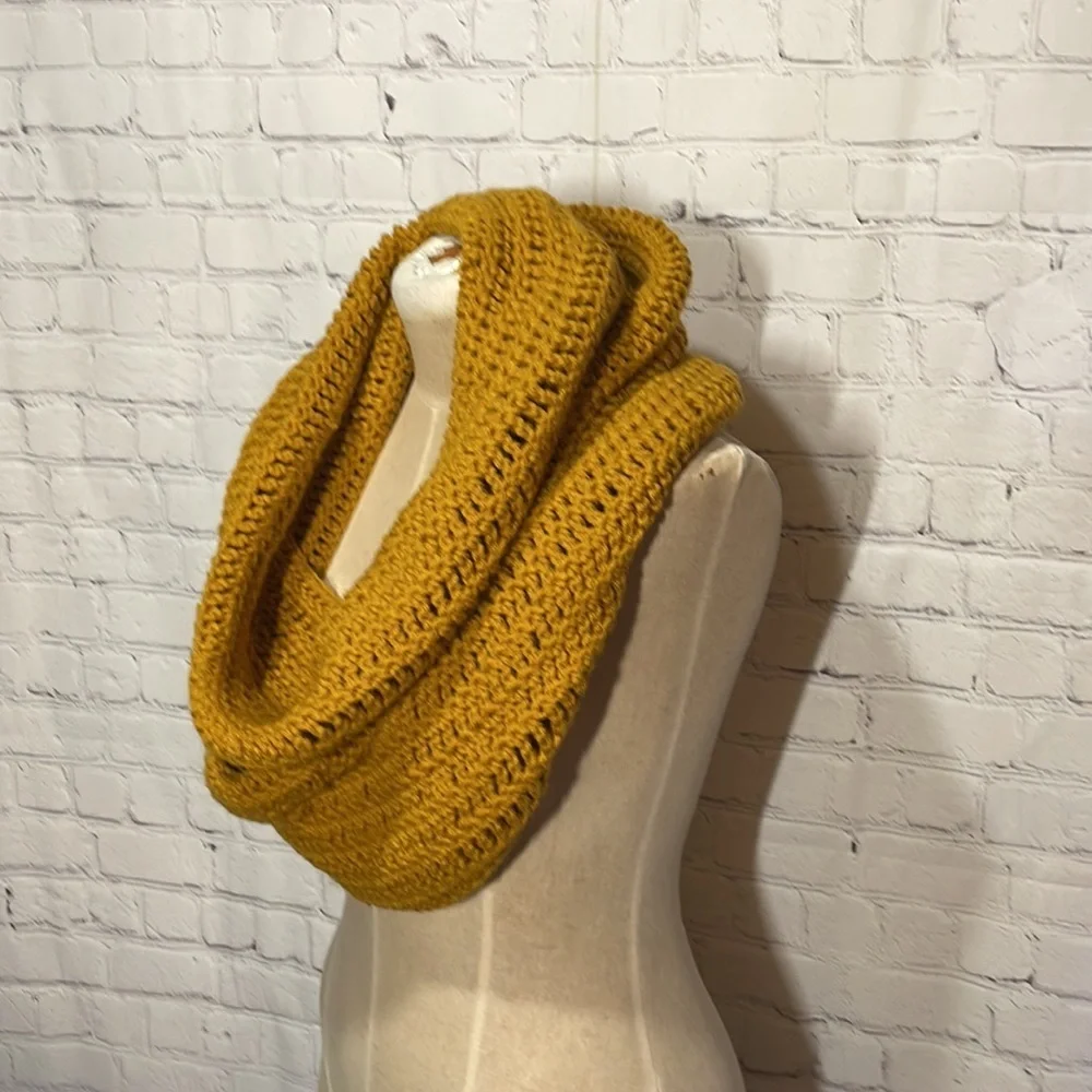 Cozy Yellow knit infinity scarf and matching hat